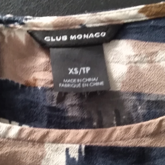 CLUB MONACO 💯% Silk Tiered Blouse - Picture 3 of 8